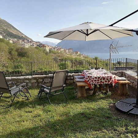 Apartamento Casa Sasso Tavernola Bergamasca Exterior foto