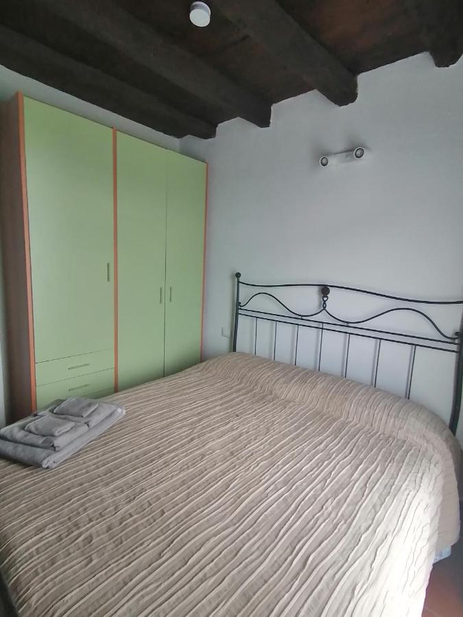 Apartamento Casa Sasso Tavernola Bergamasca Exterior foto